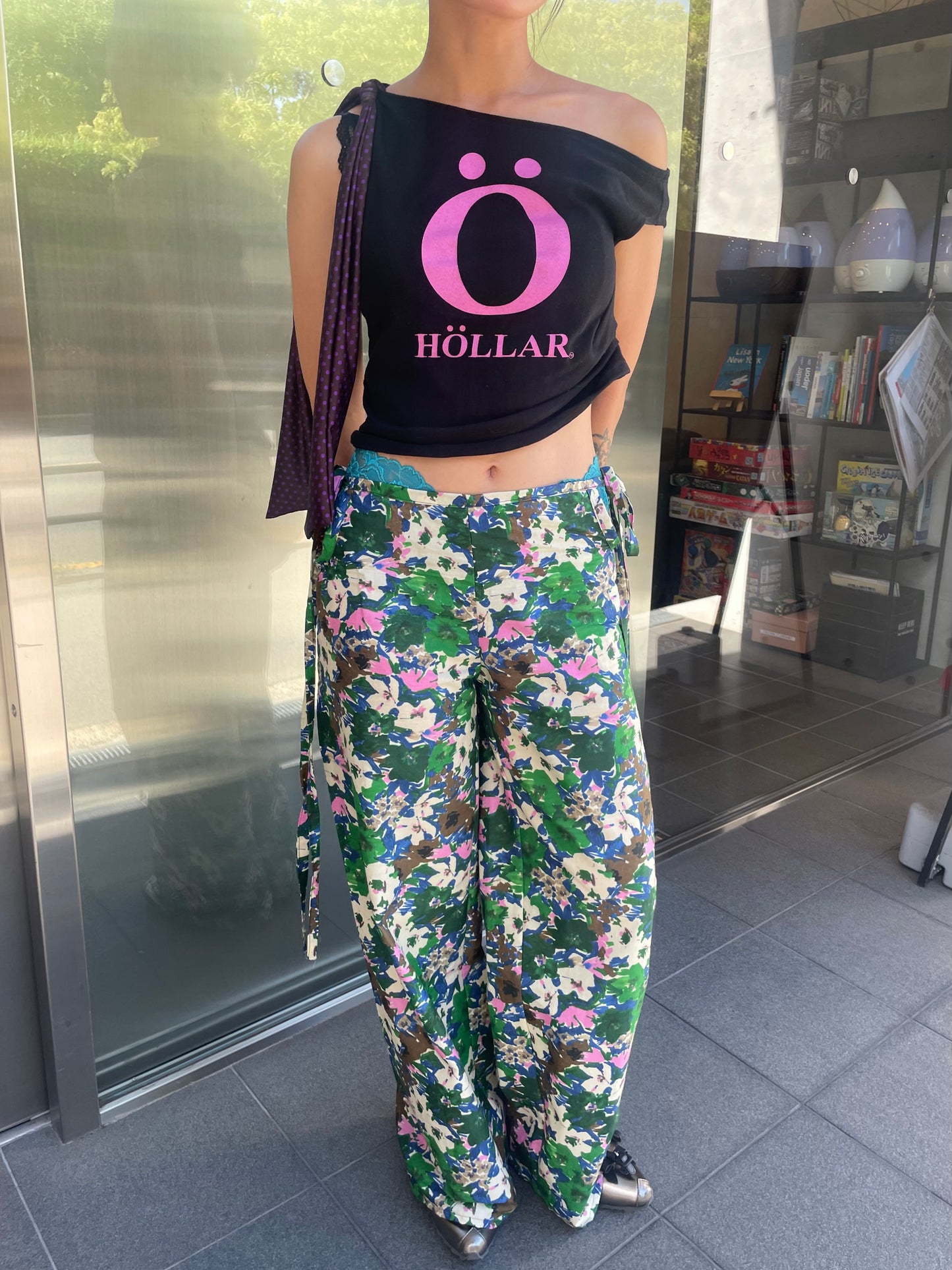 Side open trousers : Flowers