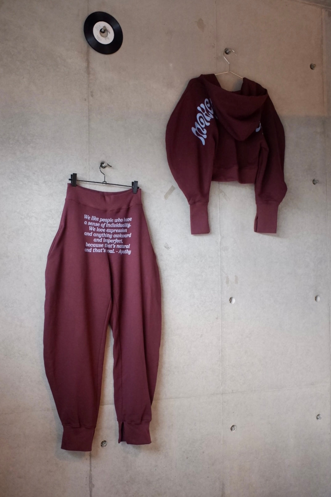 Extraordinary sweat suits 【tops & pants】