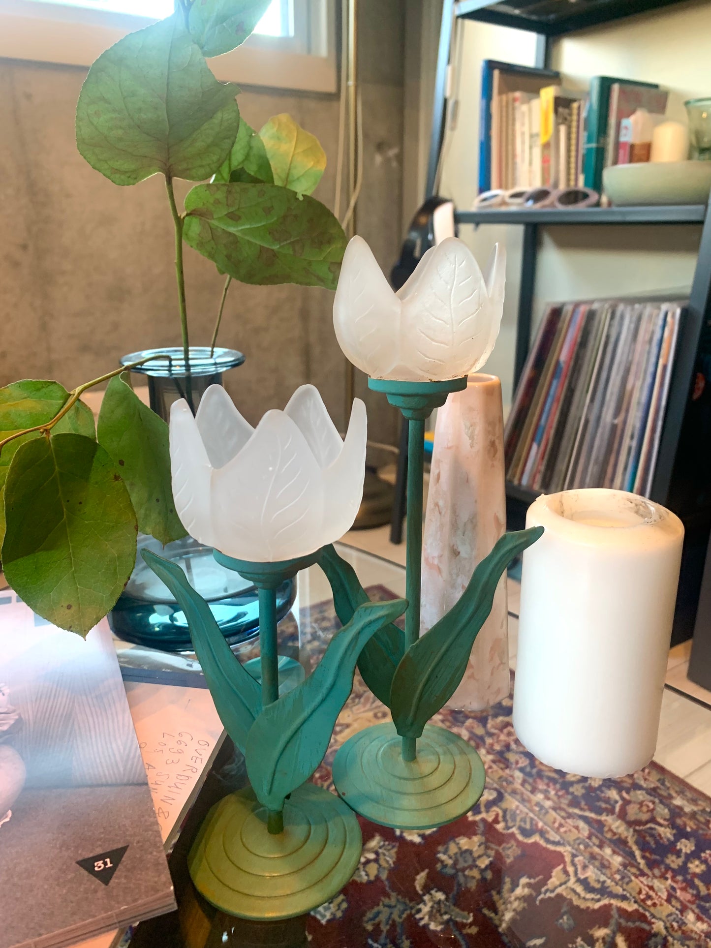 Tulip candlestand