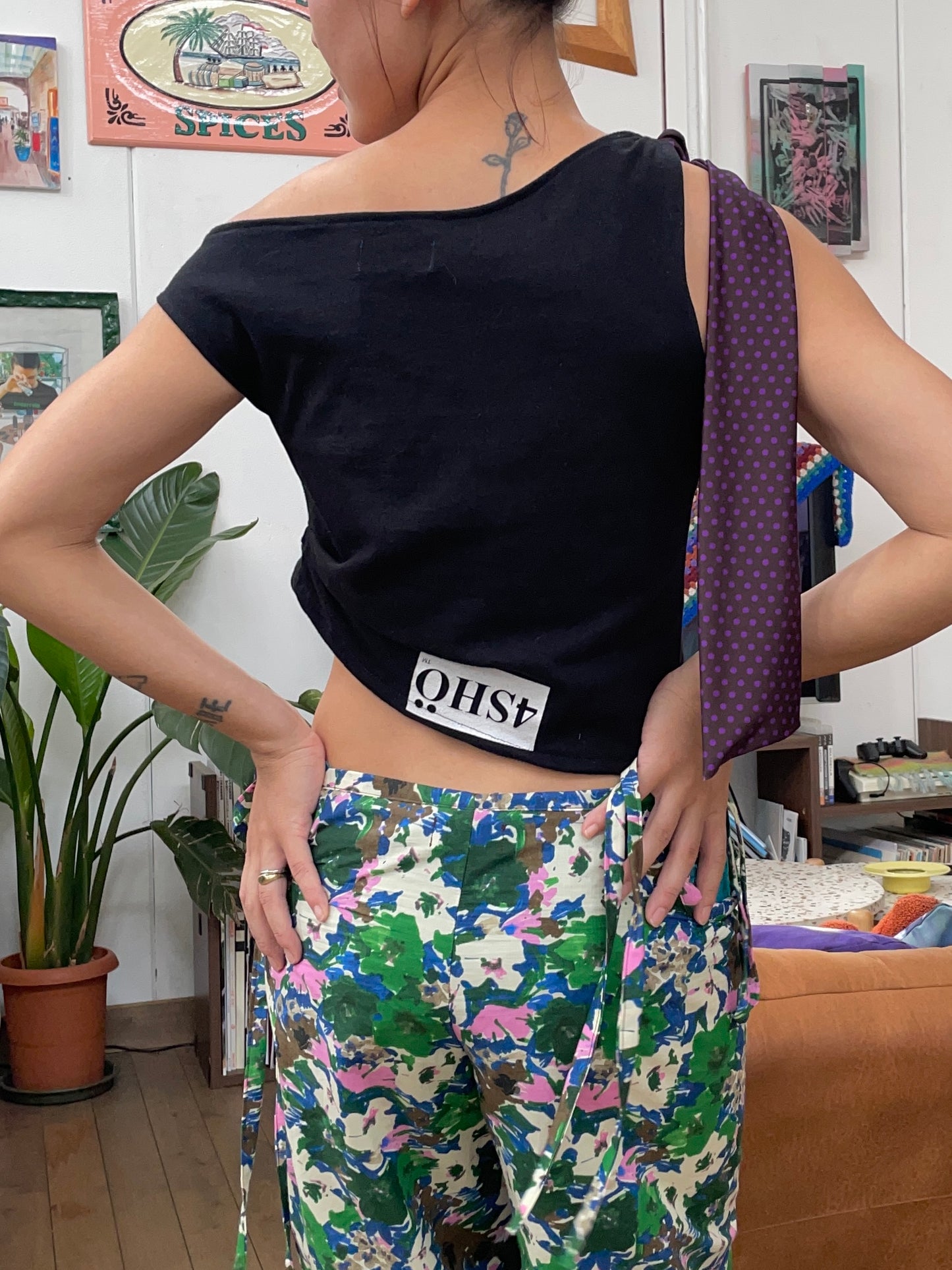 Shoulder top : Hollar