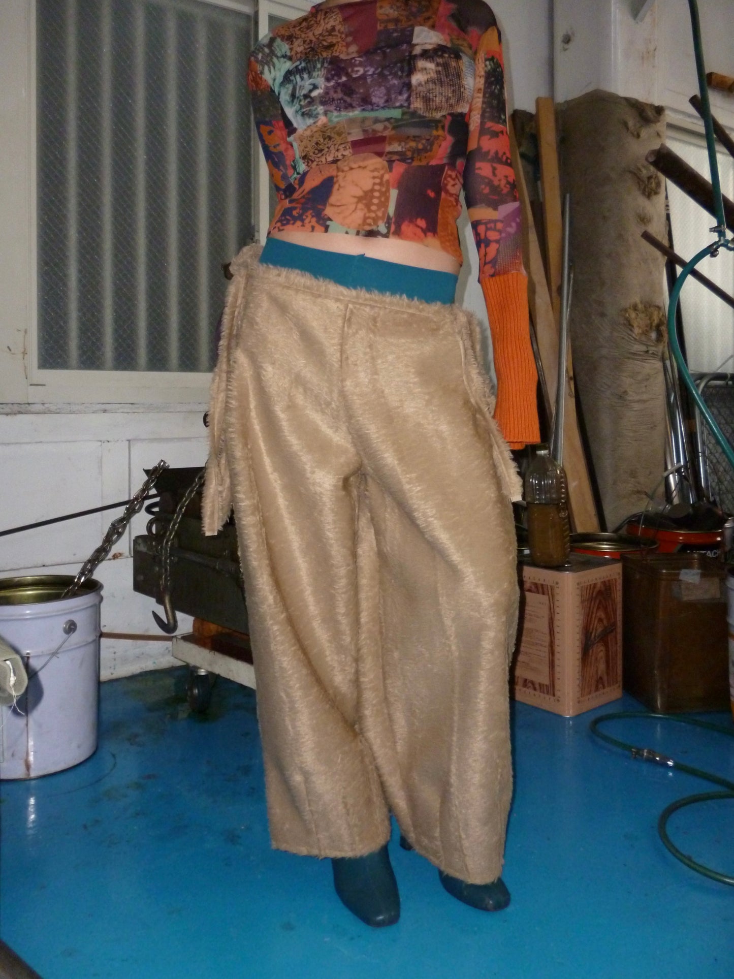 Side open trousers : Fur