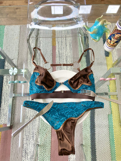 Baby blue eyes : Brown