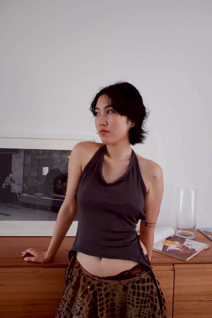 Back tied camisole:Charcoal