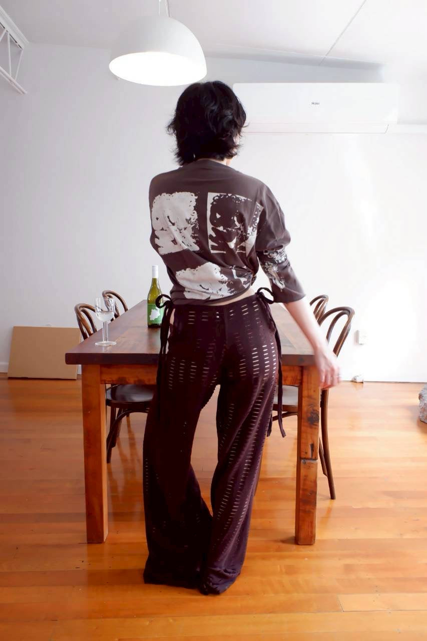 Side open trousers:Brown knit